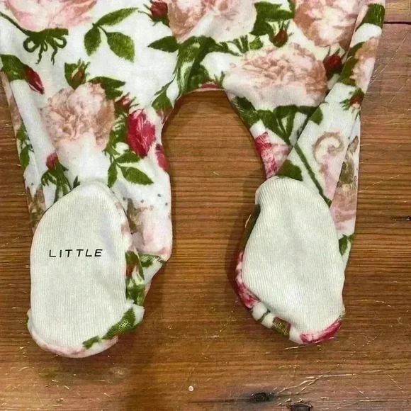 Little Akiabara Velvet Floral button onsie footie pajamas size 6 months - Picture 3 of 9